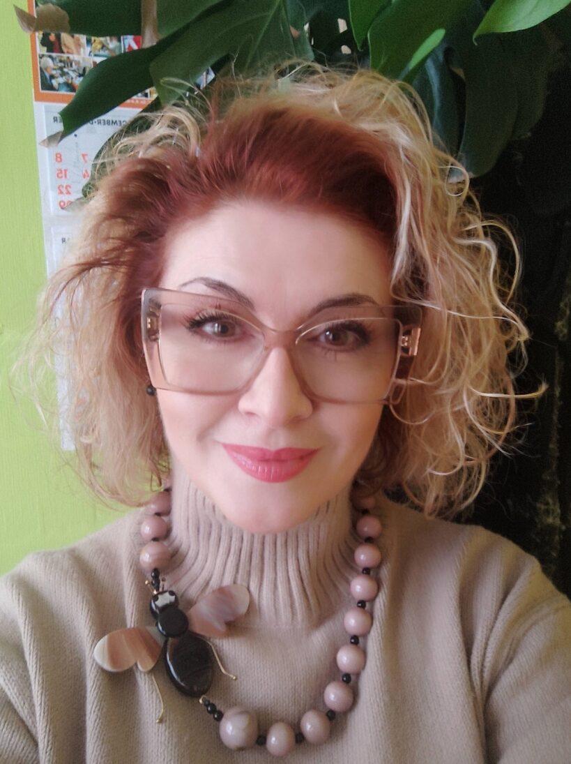 Росица Николова